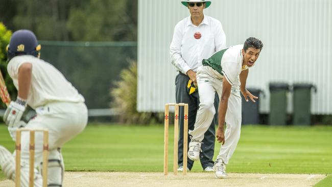 Dale D'Souza bowling for Villanova. (AAP Image/Richard Walker)