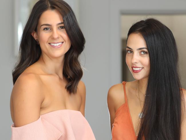 ADV NEWS :Tex Walkers girlfriend Ellie Brown selecting jewellery from designer  Cassandra Mamone in preparation fro the Brownlows.AAP/RUSSELL MILLARD