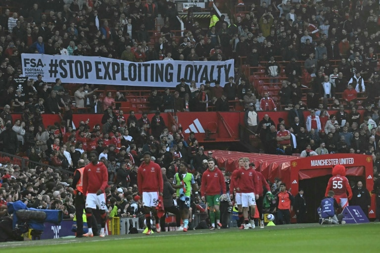 Man Utd defy fan groups with five percent season ticket rise