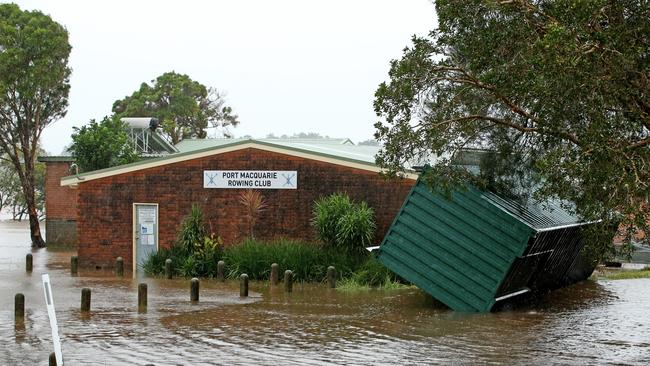 Heavy rain continues to batter the NSW mid north coast causing major flooding in Port Macquarie and surrounding towns. Nathan Edwards