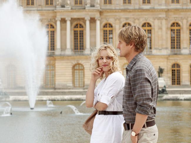 Gil (Owen Wilson, right) and Inez (Rachel McAdams) in a scene from film 'Midnight In Paris'. A Hopscotch films release. In cinemas October 20, 2011. For more info ph 02 8303 3800.