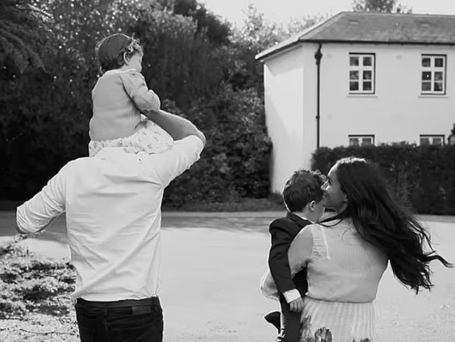 Prince Harry and Meghan Markle carry Lilibet and Archie to Frogmore Cottage before their eviction. Picture: Netflix