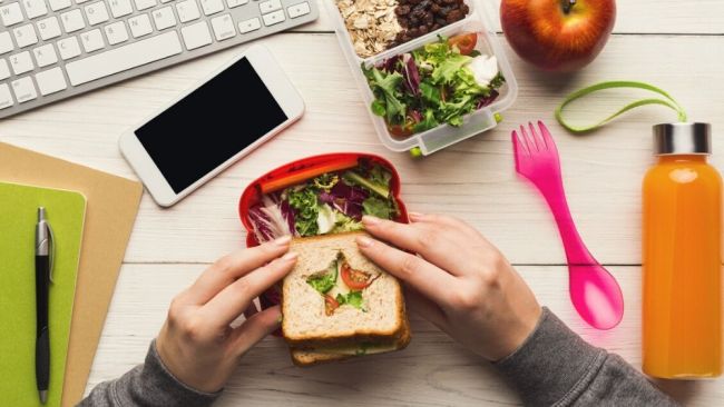 How to Pack a Healthy Lunch—5 Tips from an RD