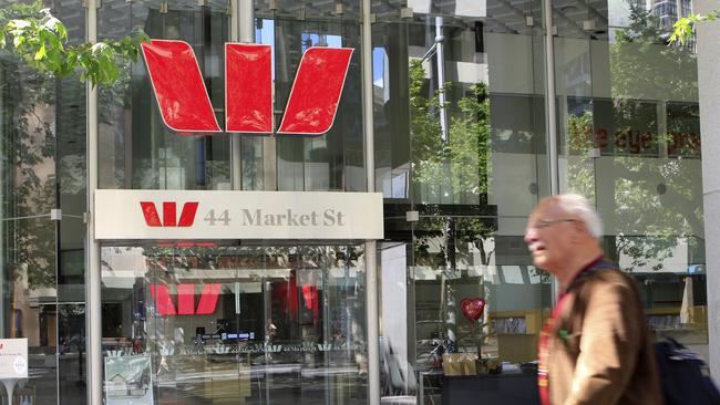 Westpac started paying back victims of a shonky financial planner but didn’t tell the corporate cop for another four months, the royal commission has heard