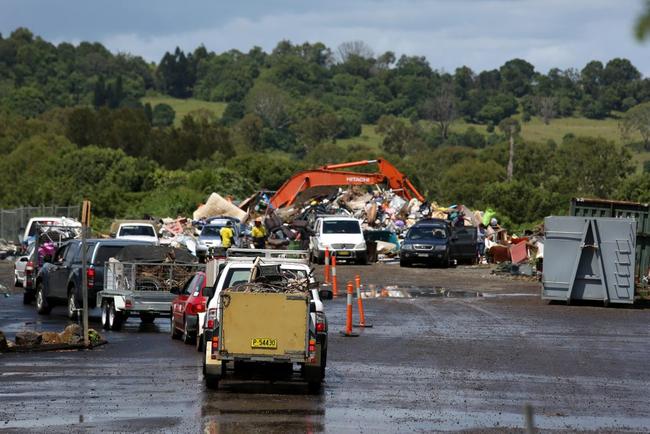 Cars waiting at a prior Lismore tip free tip day. Photo: Nolan Verheij-Full / Northern Star. Picture: Nolan Verheij-Full