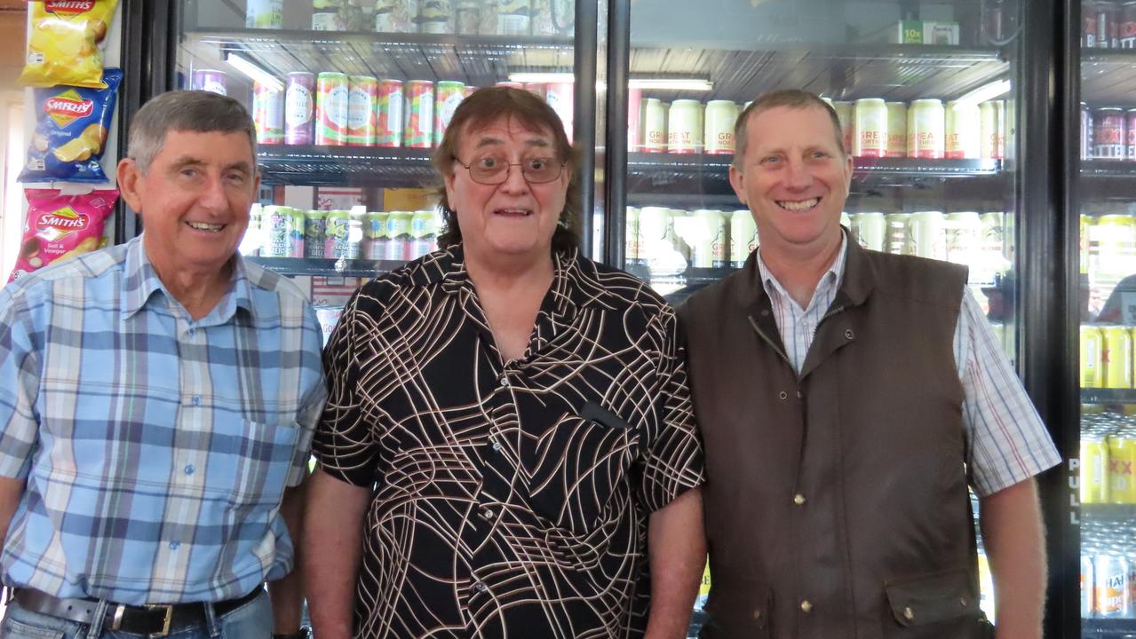 Wayne Hancock, Billy Easton and Alwyn Reed behind the bar.