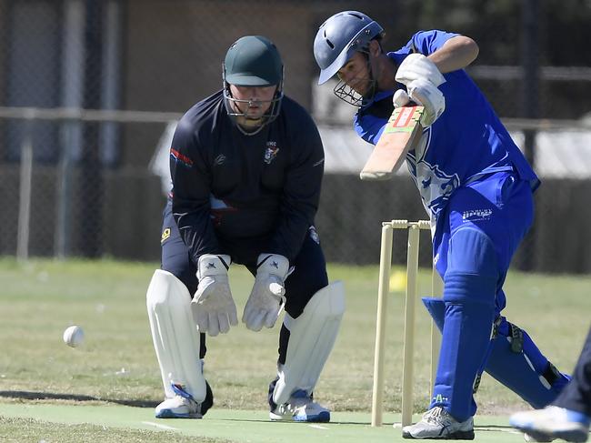 Jason King in action for Sunbury Kangaroos. Picture: Andy Brownbill