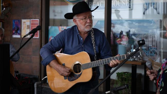 Dave Hart plays on Mary St as part of Buskers on Mary in Gympie. August 18, 2023. Picture: Christine Schindler