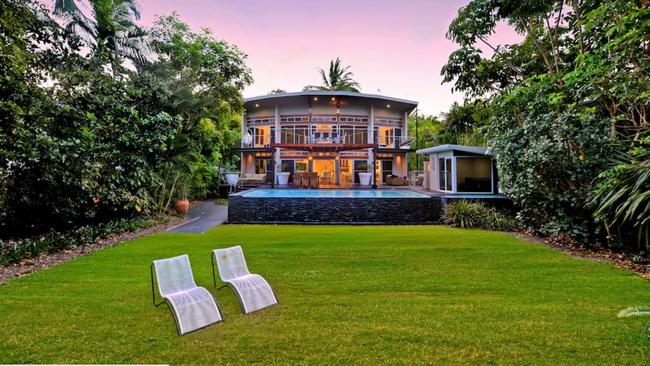 Former paparazzi photographer turned Geelong mayor Darryn Lyons owns this luxury beachfront pad at Newell Beach, north of Port Douglas. Picture: Stayz.