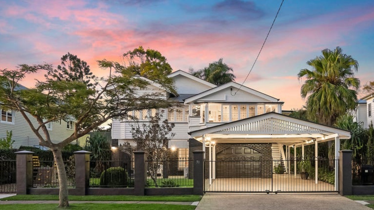 This six-bedroom Queenslander house on an 810 sqm parcel in Kalinga is on the market