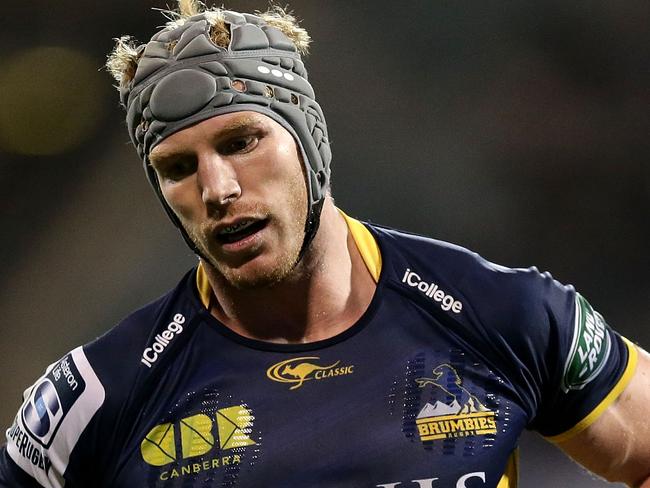 CANBERRA, AUSTRALIA - APRIL 02: David Pocock of the Brumbies looks dejected after dropping a pass during the round six Super Rugby match between the Brumbies and the Chiefs at GIO Stadium on April 2, 2016 in Canberra, Australia. (Photo by Mark Metcalfe/Getty Images)