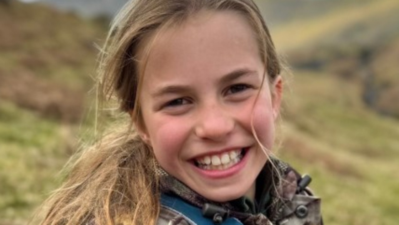 Sweet Kate detail in new Charlotte pic