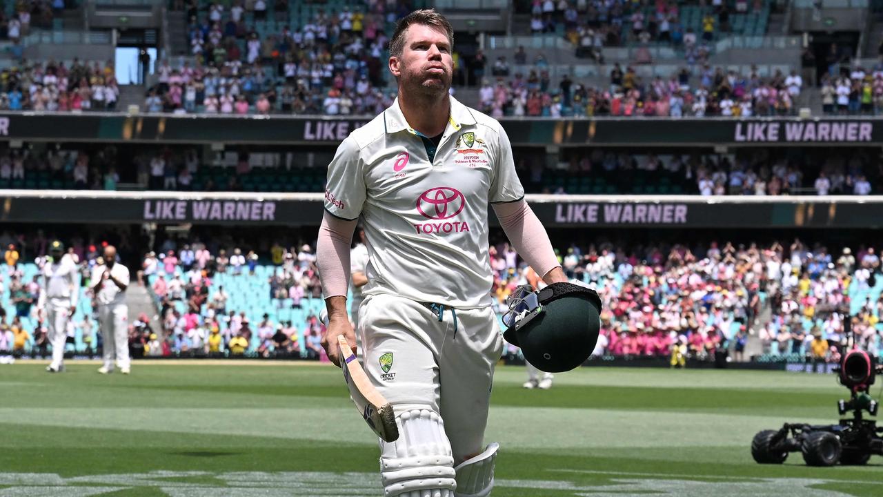 David Warner walks off the SCG playing Test cricket for the final time. Picture: Saeed KHAN / AFP