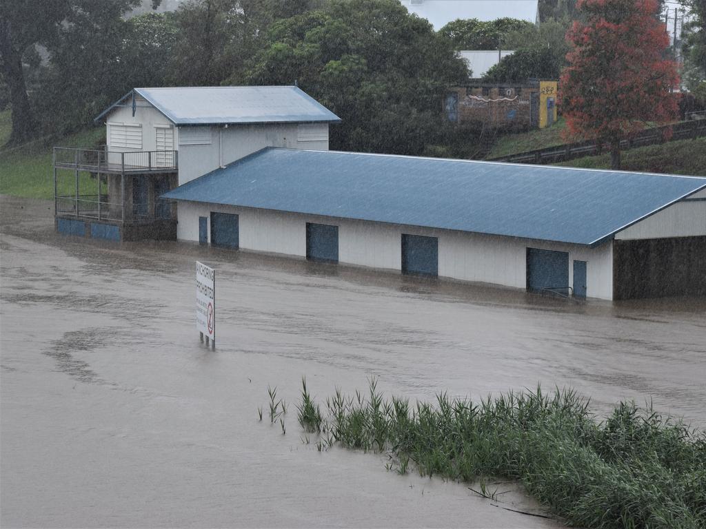 The Clarence River exceeded the 2.1m minor flood level at Grafton in the early afternoon on Wednesday, 16th December, 2020. Photo Bill North / The Daily Examiner