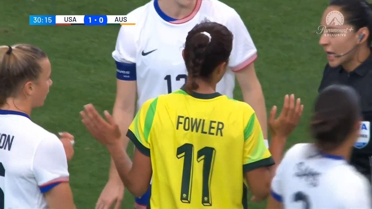 Mary Fowler 'absolutely flattens' USA player