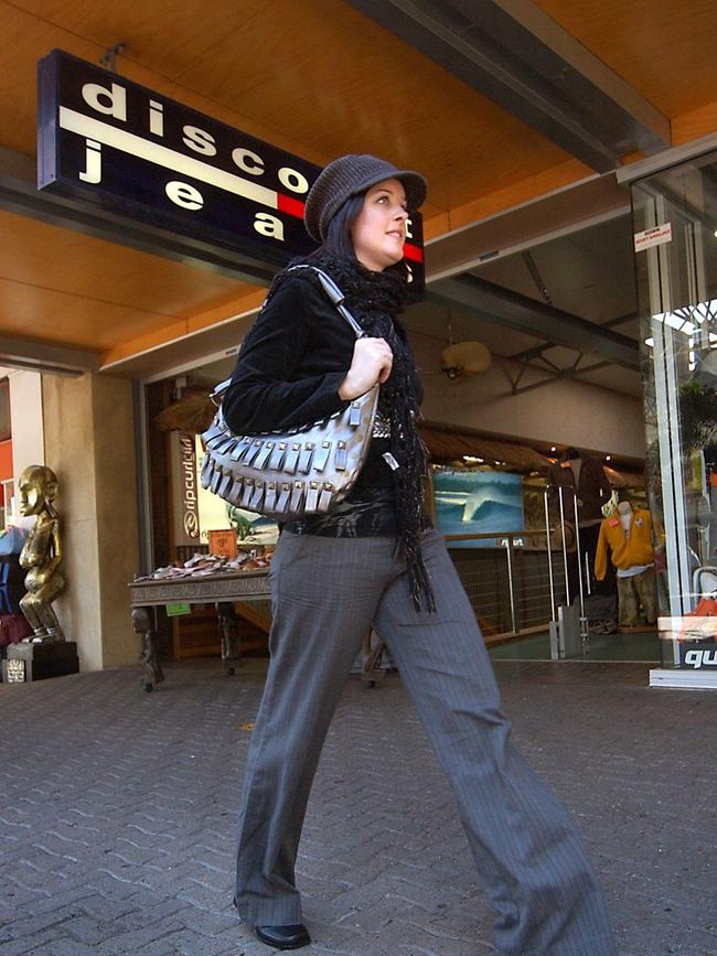 Discount Jeans on Flinders St will close. 