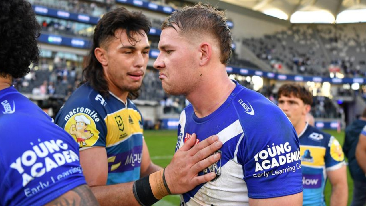 Matt Burton wasn’t happy with Tino Fa'asuamaleaui. Picture: NRL Imagery