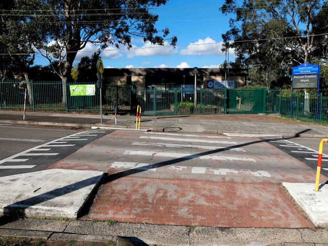 The school’s Rowley Rd entrance has a pedestrian crossing and parents and staff want one for Excelsior St too. Picture: Angelo Velardo