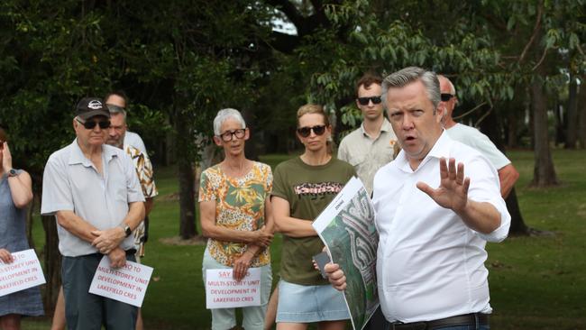 Cr Cameron Caldwell discuss the proposal with concerns locals. Picture: Glenn Hampson.