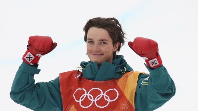 Scotty James acknowledges the crowd after taking bronze.