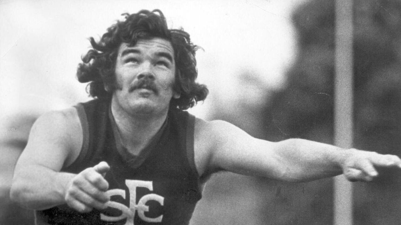 Mark Robinson on country footy and Bendigo legend Ron Best | Herald Sun