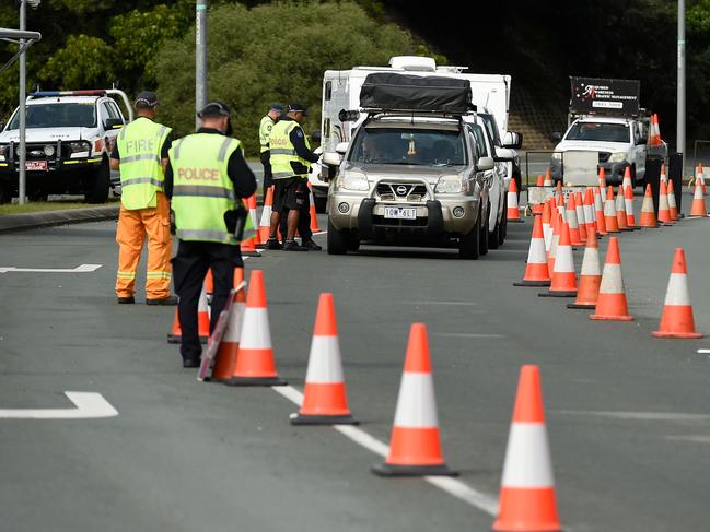 QLD’s tough border closure impacts weddings, funerals, family visits