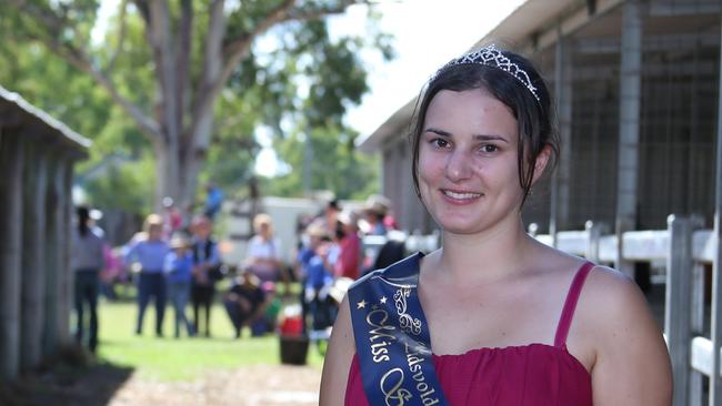 2015 Eidsvold Miss Showgirl Sara Cullen gets among the action at her first ever show. Photo Tessa Mapstone / South Burnett Times