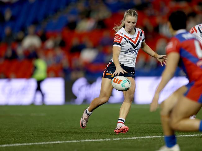 Tarryn Aiken set up a try in the dying seconds with a perfect kick, as the Roosters threatened to take the game to golden point. Picture: NRL Imagery