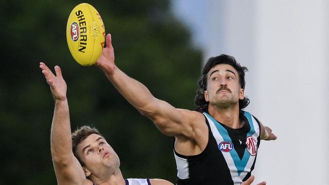 Ivan Soldo looks to have won the ruck battle over Jordan Sweet at the Power. Picture: Getty Images