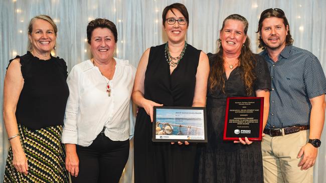 Research Development and Extension Award L to R Natasha Stacey, Donna English, Katherine Winchester, Claire Streten and Simon Harries.