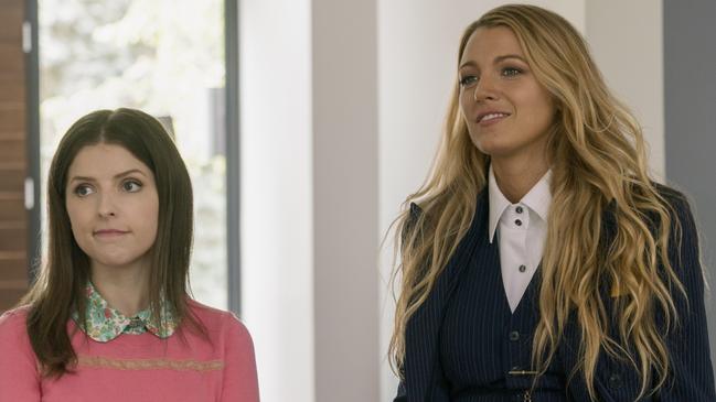 Anna Kendrick as Stephanie and Blake Lively as Emily in<i> A Simple Favour.</i>