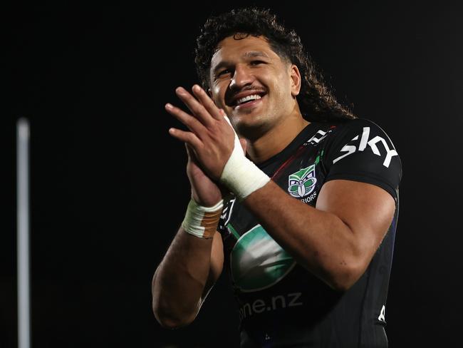 Dallin Watene-Zelezniak thanks the fans at Mt Smart. Picture: Hannah Peters/Getty Image