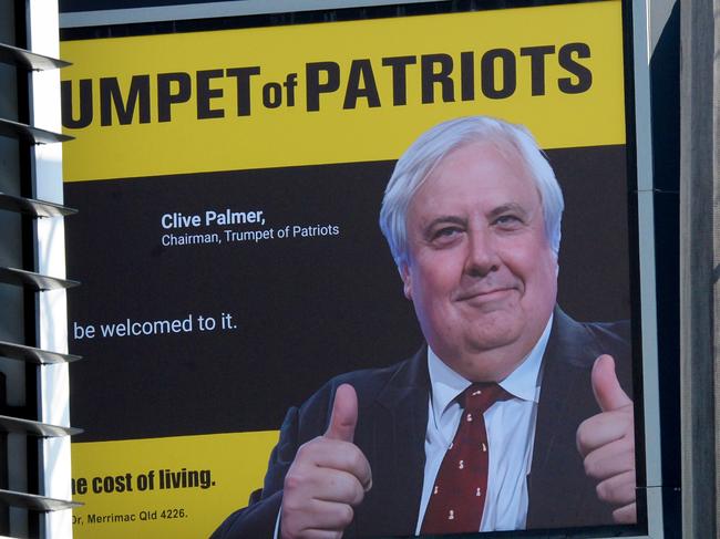Aussies fight back against Clive’s text onslaught