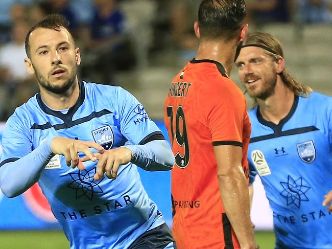 SYDNEY, AUSTRALIA - JANUARY 31: Adam Le Fondre of Sydney FC celebrates a goal during the round 17 A-League match between Sydney FC and the Brisbane Roar at Netstrata Jubilee Stadium on January 31, 2020 in Sydney, Australia. (Photo by Mark Evans/Getty Images)