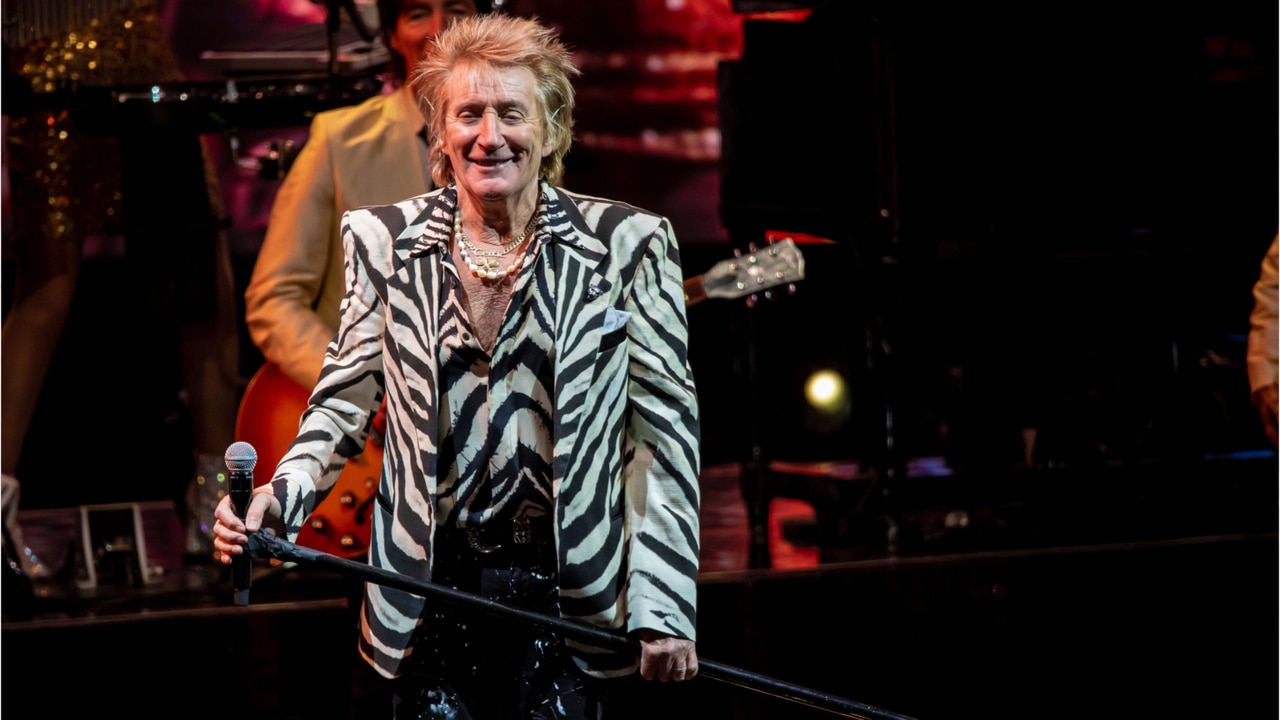 Rod Stewart admits 2025 Glastonbury performance will cost him 'a fortune'