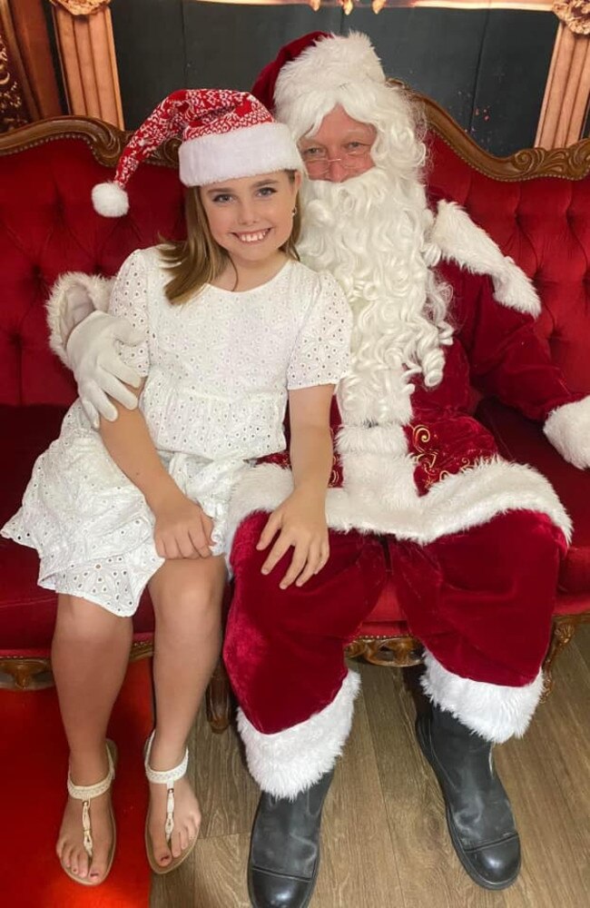 Mitanni Pitt with Santa: Bee Me Photography Marian 2023 - Mackay. Sent in by Joyce Savage.