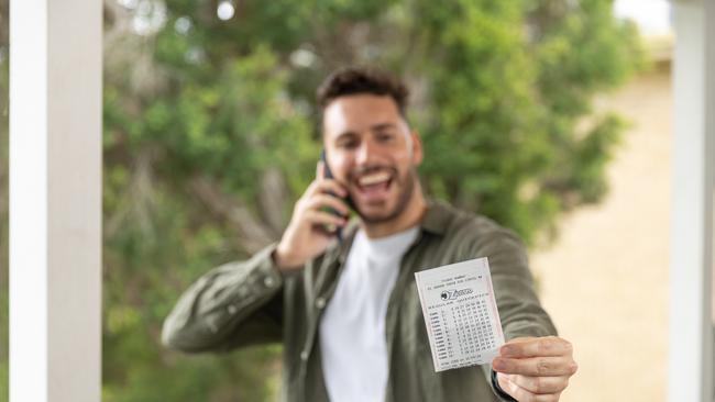 A Tasmanian man is the sole division one winner of last night’s Oz Lotto draw.