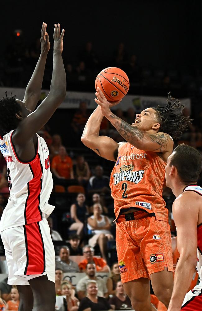 Rob Edwards gest up a shot in the Taipans’ boilover against the Hawks. Picture: Getty Images