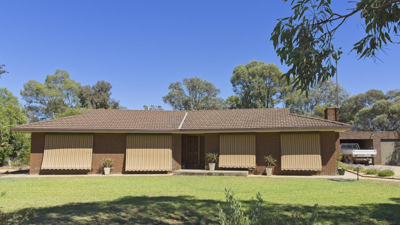 The largest holding of the aggregation, Moira Park, featured red loam soils well-suited to broadacre cropping, with seven paddocks serviced by pressurised stock water troughs, 25 hectares of established lucerne plus a five-bedroom brick veneer home.
