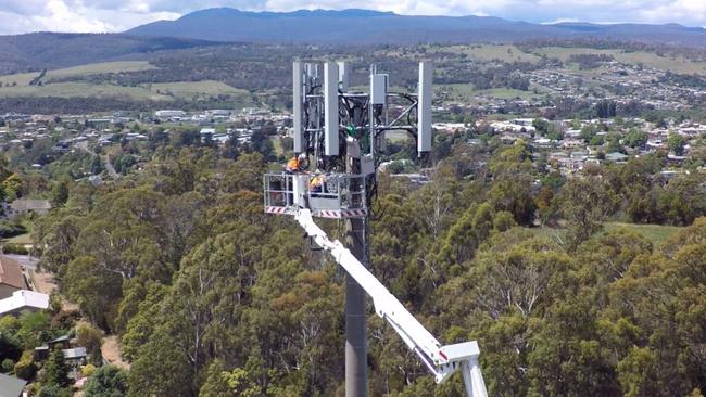 Telstra has sold off a 49 per cent stake in its telecommunications tower business.