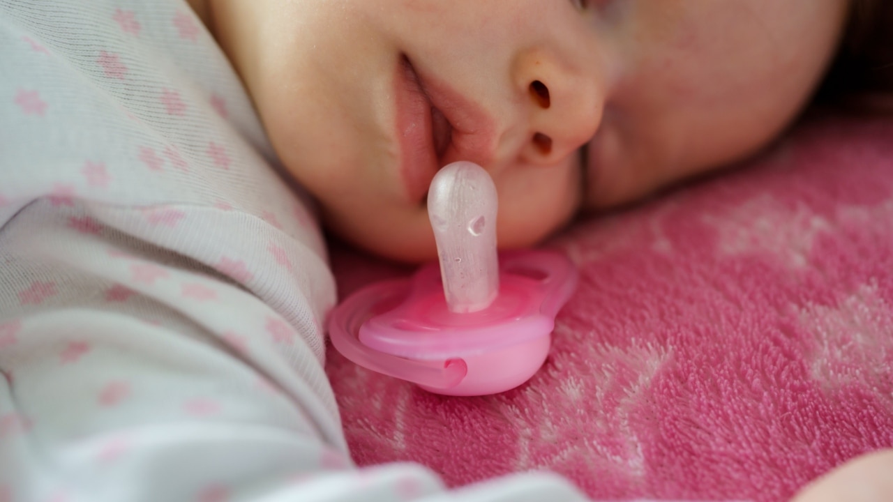 My baby wakes up deals when pacifier falls out