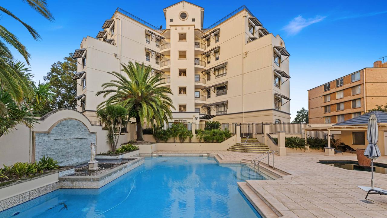 RECORD SALE: The penthouse unit at the Grosvenor Apartments on Herries Street in East Toowoomba sold at auction through Qld Hot Property for a Toowoomba record $2.61m.