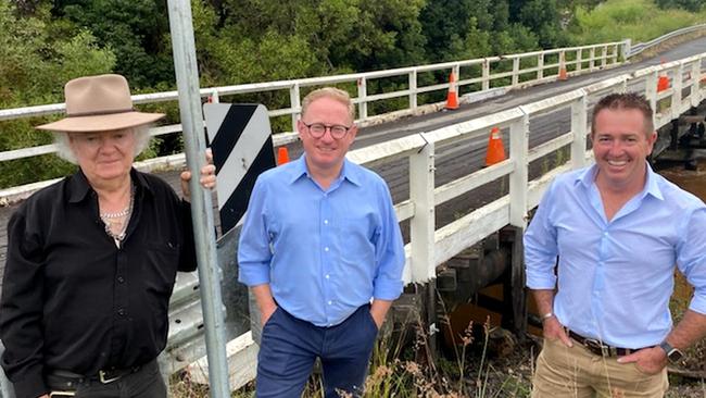 Ballina mayor David Wright, Ben Franklin MLC and Minister for Regional Roads and Transport Paul Toole at the announcement of $2.2 million in funding from the NSW Government to replace Pearces Creek Bridge.