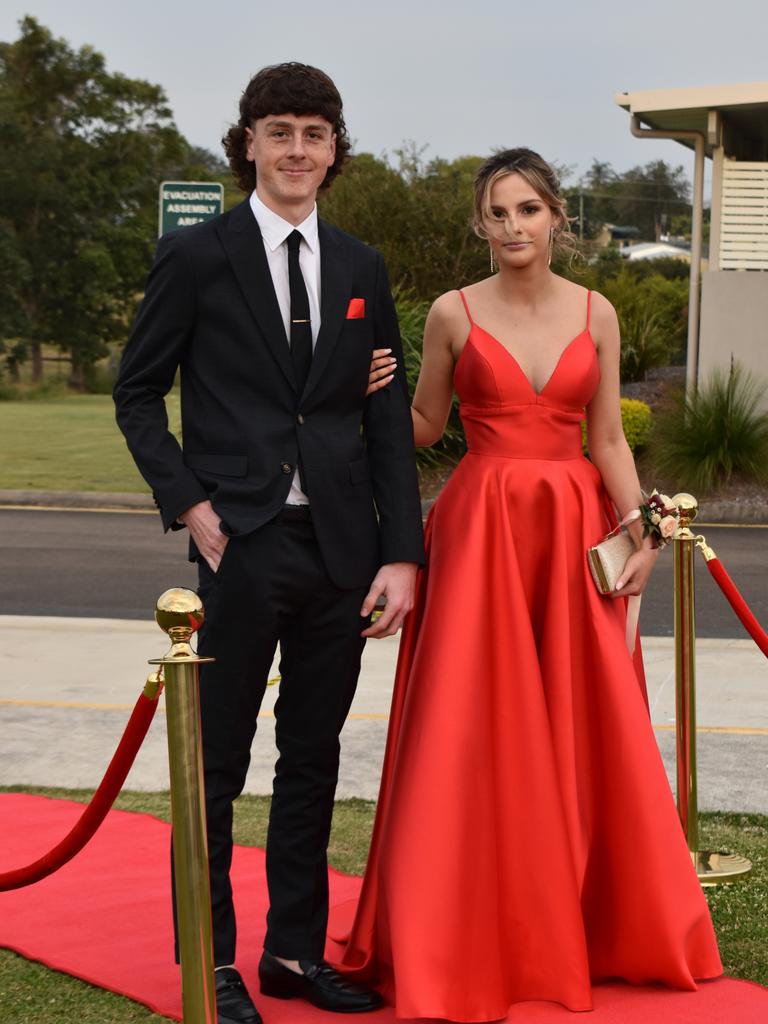 Ethan Palmer and Lara Mason – Cooloola Christian College formal 2022