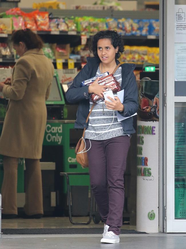 Some shoppers who forget their bags are choosing not to pay 15 cents for heavy duty bags. Picture: John Grainger