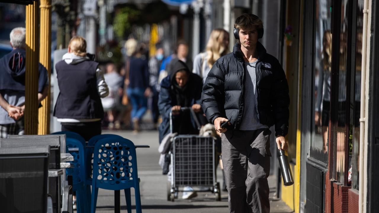 Melbourne foot traffic has risen slowly in the past week. Picture: NCA NewsWire / Paul Jeffers