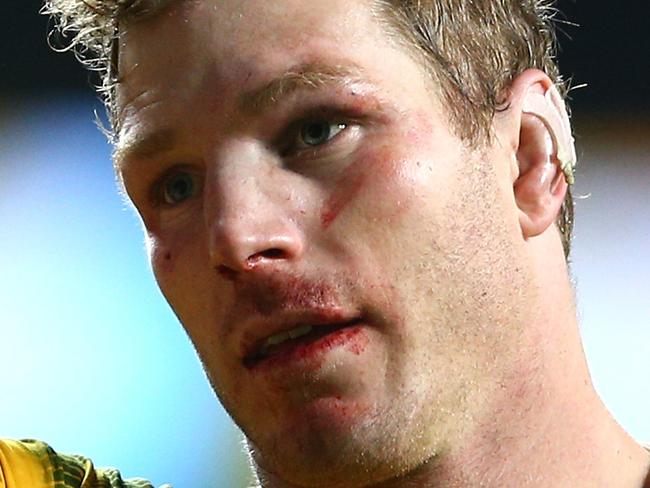 LONDON, ENGLAND - OCTOBER 25: David Pocock of Australia celebrates by giving the thumbs up to the fans after winning the 2015 Rugby World Cup Semi Final match between Argentina and Australia at Twickenham Stadium on October 25, 2015 in London, United Kingdom. (Photo by Paul Gilham/Getty Images)