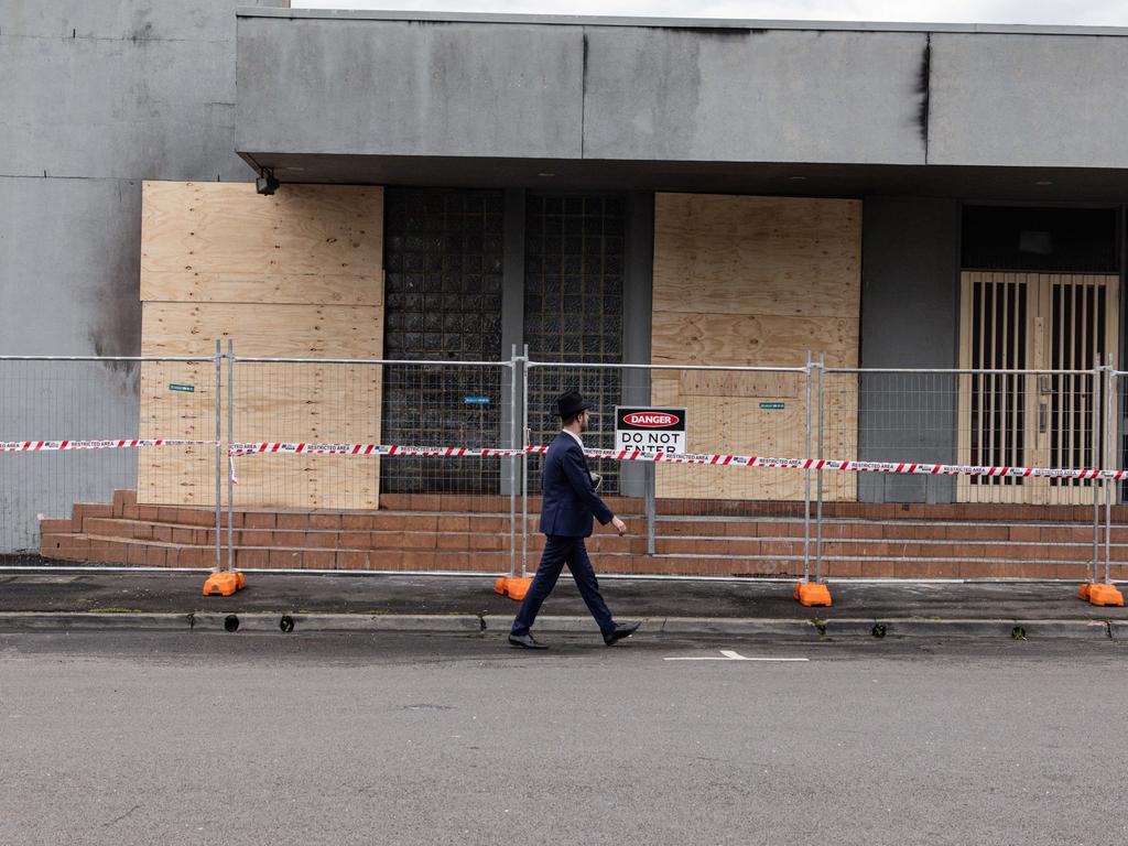 MELBOURNE, AUSTRALIA - NewsWire Photos - 7 DECEMBER, 2024: A general view of the synagogue that was attacked on Friday December 6. Picture: NewsWire / Diego Fedele