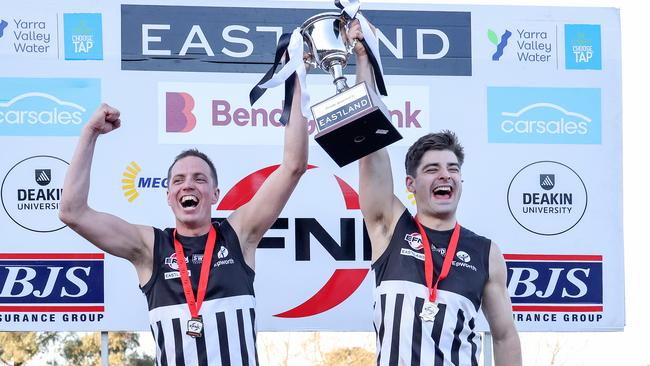 EFNL 2023 Division 4 Grand Final: Kilsyth v Surrey Park at East Ringwood Reserve, Mt Dandenong Rd.  Surrey Park celebrate winning the Grand Final. Picture : George Sal