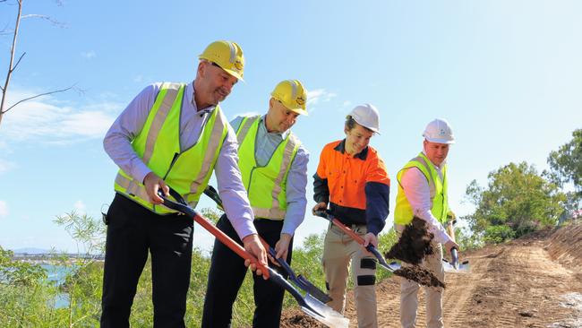 Gladstone Ports Corporation has started construction on the Marina Viewing Platform, which intends toÂ provide better views of the Marina and harbour.Â